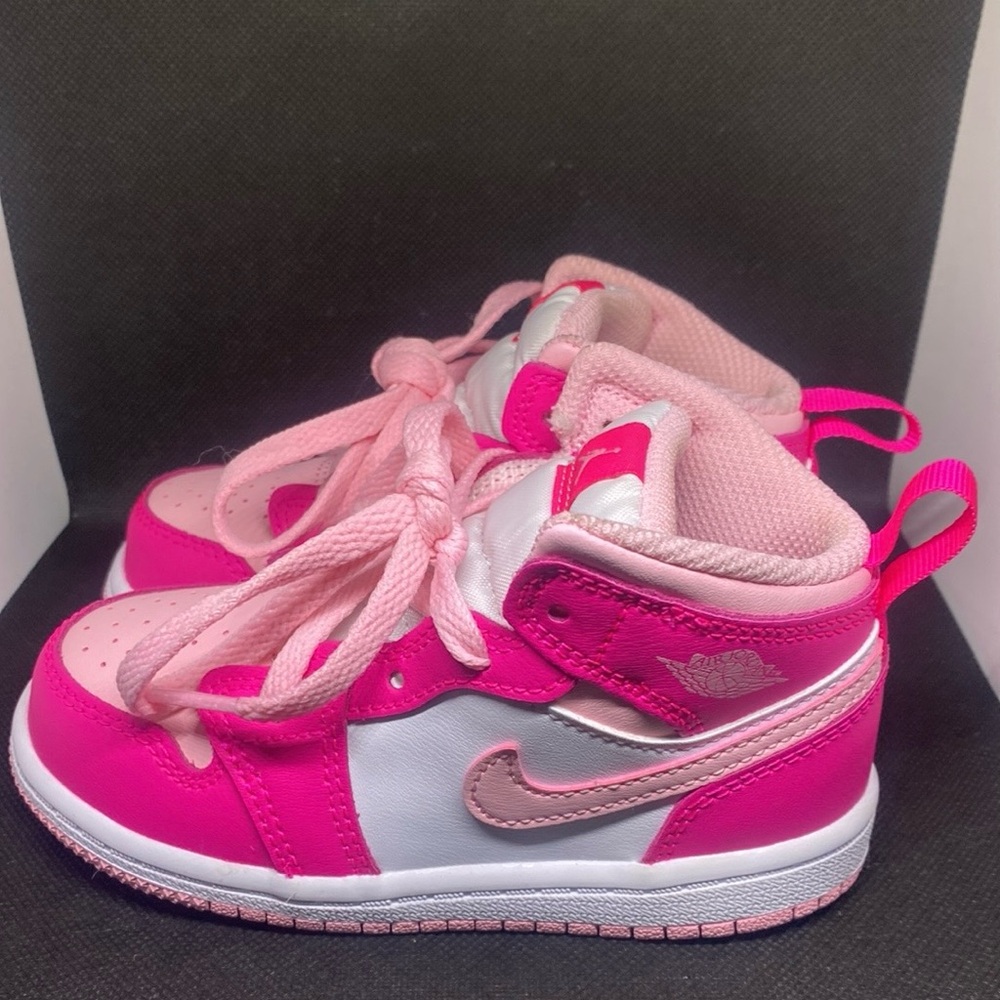 Nike Air Jordan 1 Retro mid fierce pink size:8c (Toddler)